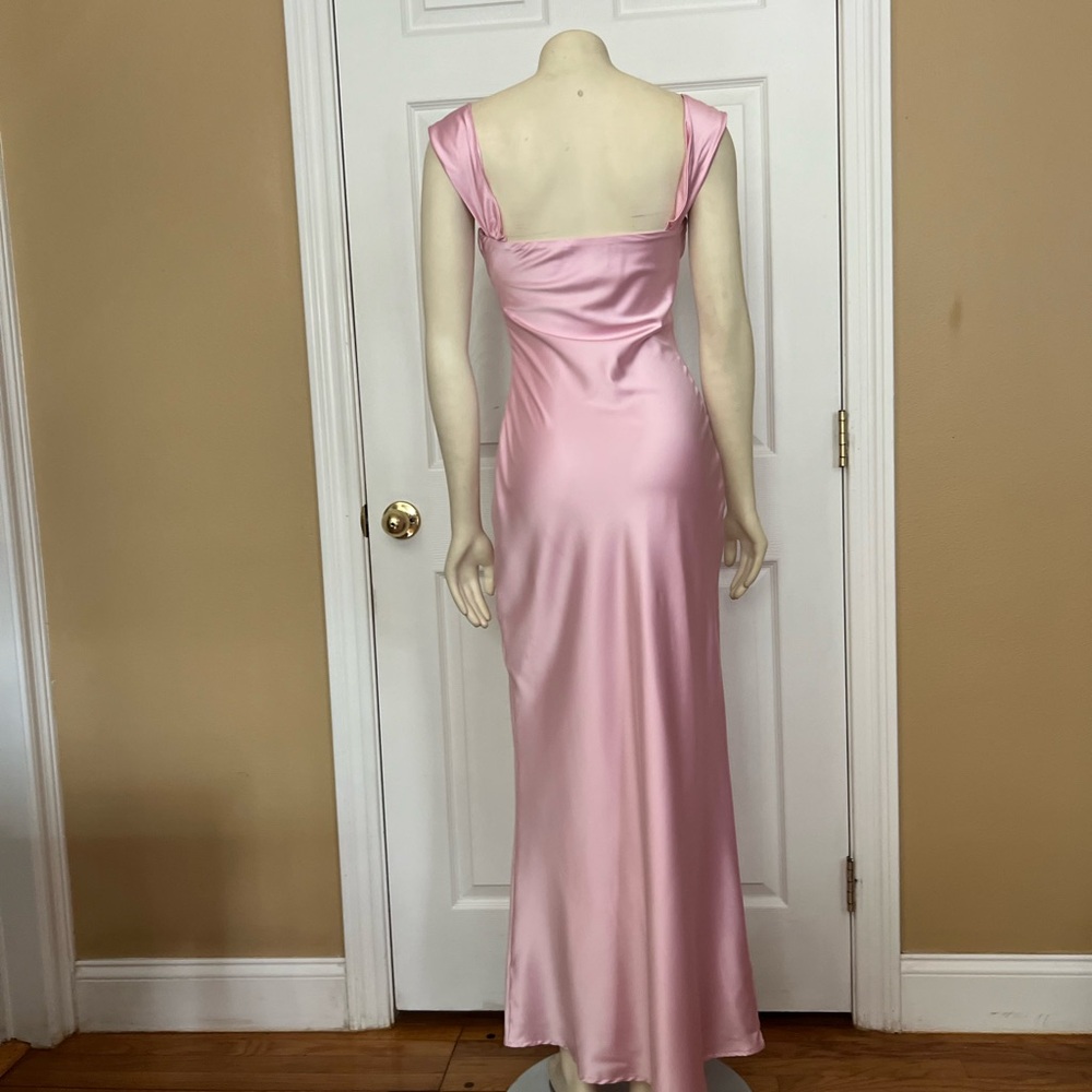 Elegant Off-Shoulder Satin Maxi Dress in Light Pink - Picture 7 of 16